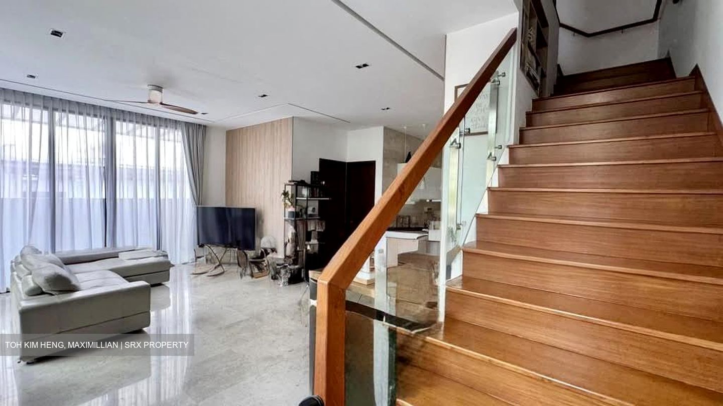 Sims Avenue (D14), Terrace #574515541